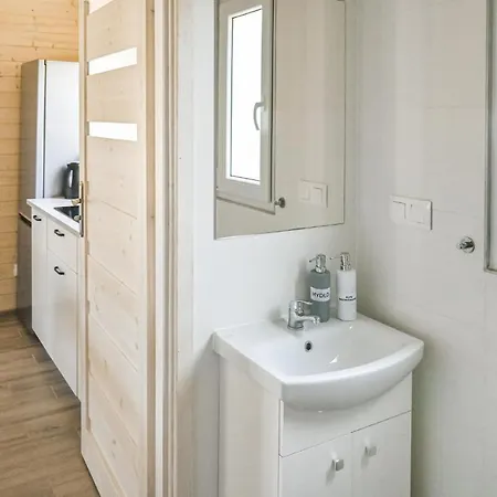 2 Bedroom Cozy In 度假居 里沃